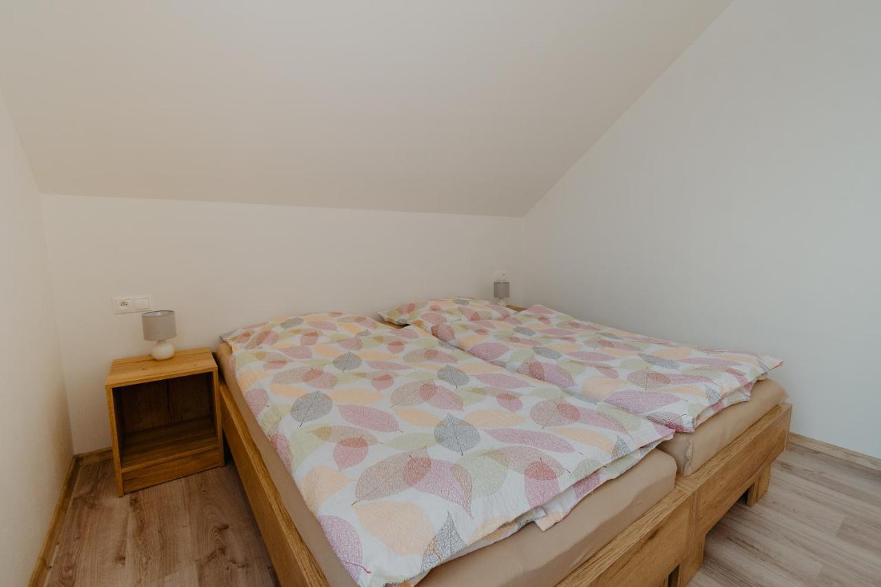 Apartmany Zara Nova Lesna Bagian luar foto