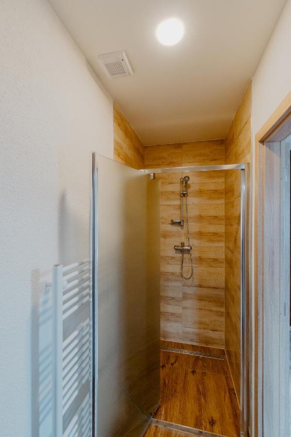 Apartmany Zara Nova Lesna Bagian luar foto