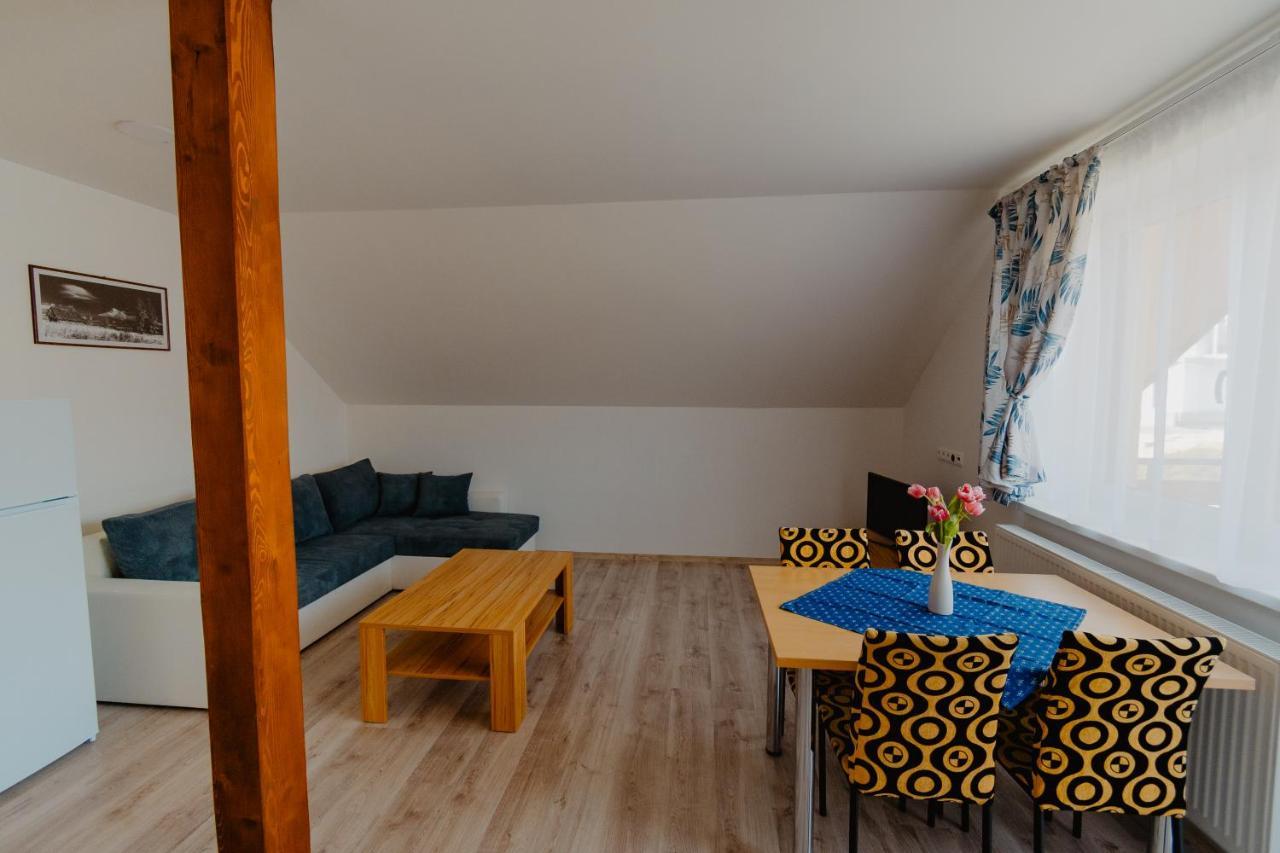 Apartmany Zara Nova Lesna Bagian luar foto