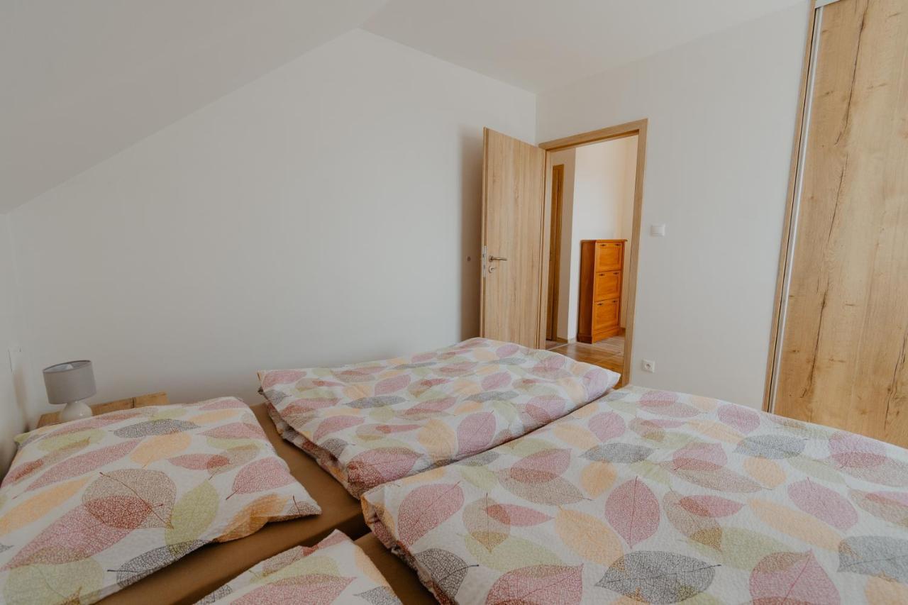 Apartmany Zara Nova Lesna Bagian luar foto